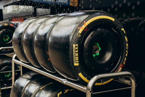 Scooter électrique vs scooter à essence : lequel choisir ?